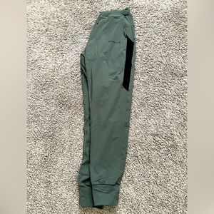 Alphalete Joggers